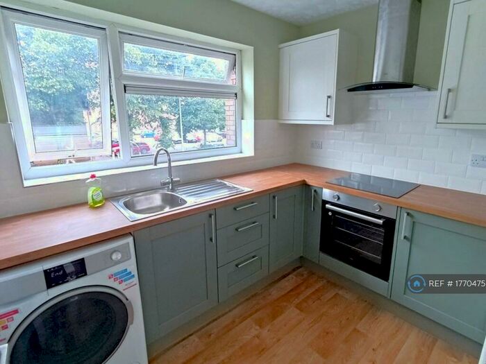 1 Bedroom Flat To Rent In South Morgan Pl (Wellington St), Cardiff, CF11