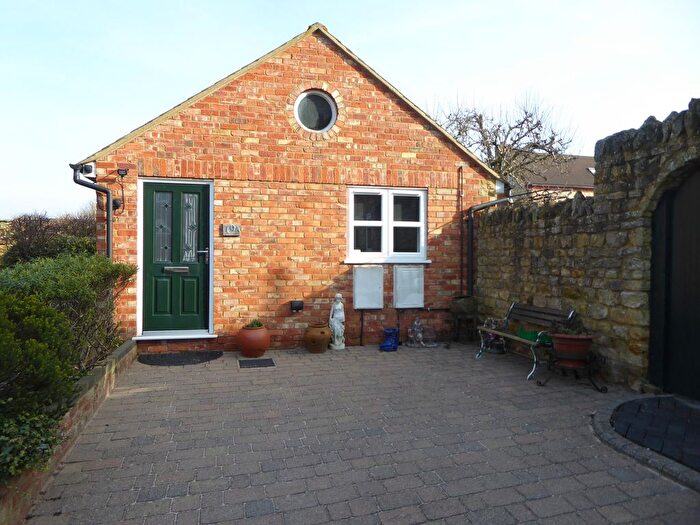 1 Bedroom Maisonette To Rent In Woods Lane, Towcester, NN12