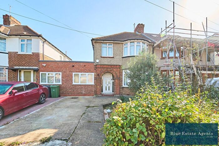 3 Bedroom Semi-detached House For Sale In Lady Margaret Road, Southall, UB1