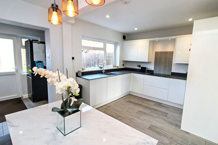 3 Bedroom Terraced House For Sale In Brackley Road, Hazlemere, HP15