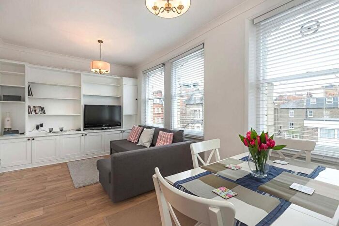 2 Bedroom Flat To Rent In Matherson Road, London, W14