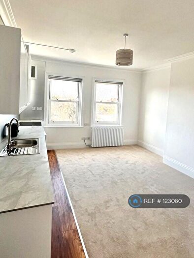 1 Bedroom Flat To Rent In Manorgate Road, Kingston Upon Thames, KT2