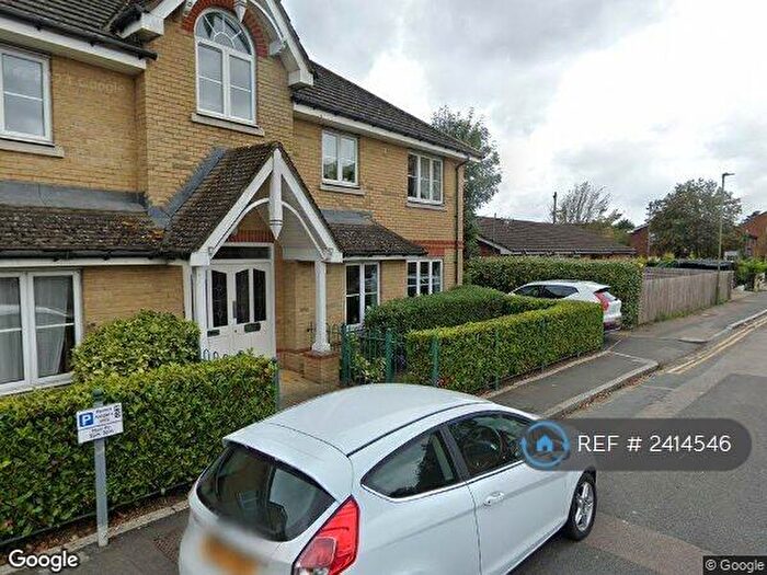 2 Bedroom Flat To Rent In Elm Tree Court, London, N2