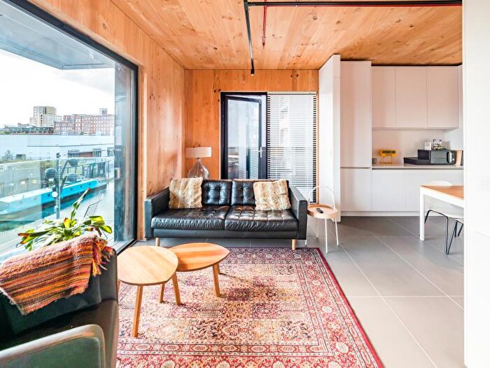 2 Bedroom Apartment To Rent In Mansion House, New Islington Marina, M4