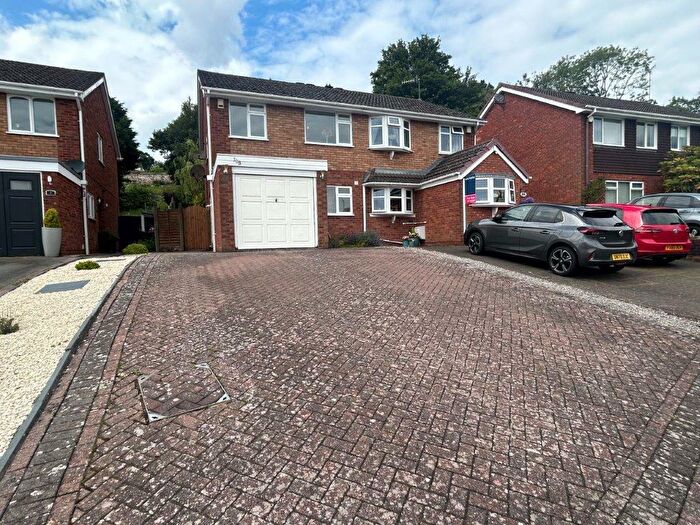 3 Bedroom House To Rent In Chatsworth Road, Halesowen, West Midlands, B62