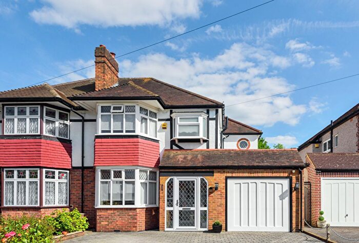 3 Bedroom Semi-Detached House For Sale In Forest Side, Worcester Park, KT4