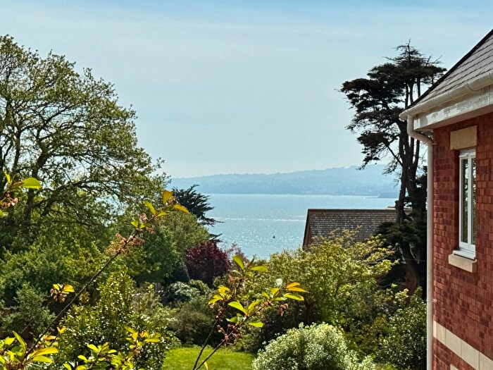 2 Bedroom Flat For Sale In Foxholes Hill, Exmouth, EX8