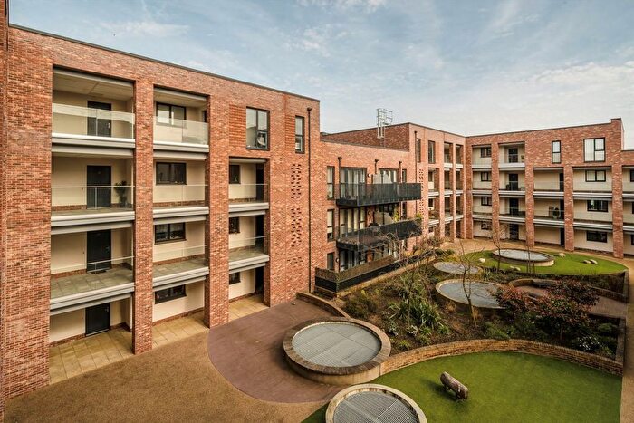 1 Bedroom Flat For Sale In Reynard Way, Brentford, TW8