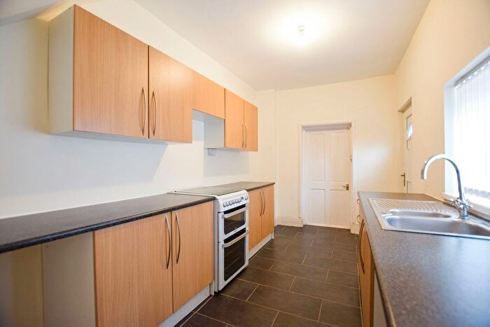 2 Bedroom Flat To Rent In Westbourne Avenue, Gateshead, NE8