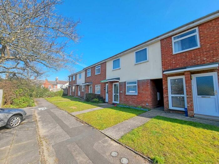 2 Bedroom Apartment To Rent In Springland Close, Ipswich, IP4