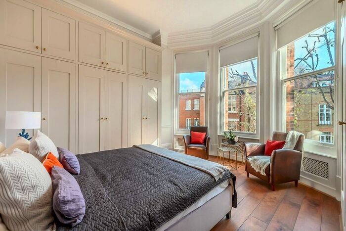 2 Bedroom Flat To Rent In Egerton Place, Knightsbridge, London, SW3