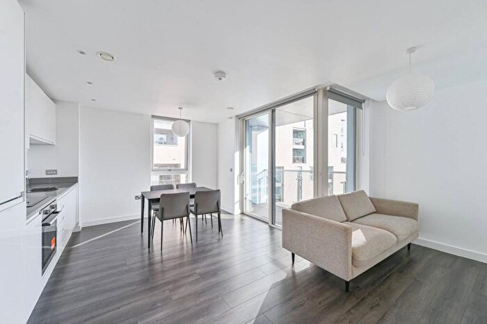 2 Bedroom Flat To Rent In Batavia Road, New Cross, London, SE14