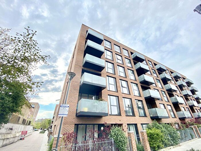 2 Bedroom Apartment To Rent In Union Mill Apartments Samuel Street Haggerston, E8