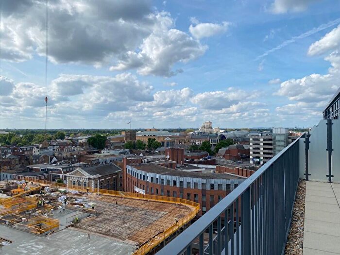 1 Bedroom Flat To Rent In Brook Street, Kingston Upon Thames, Surrey, KT1