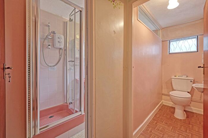 2 Bedroom Bungalow For Sale In Foxborough Chase, Stock, CM4