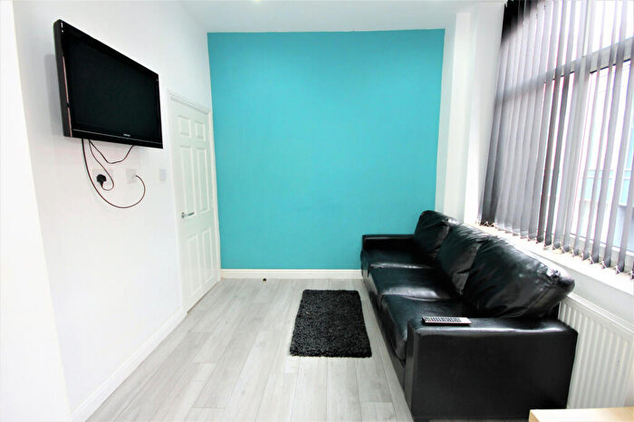 3 Bedroom Flat To Rent In Connaught House, - Mount Street, Preston, PR1