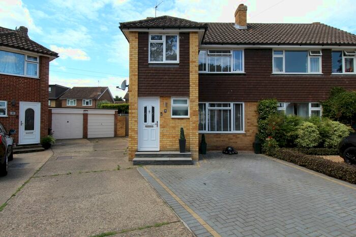 3 Bedroom Semi-Detached House For Sale In Fullerton Way, Byfleet, Surrey, KT14