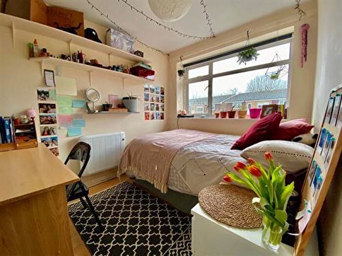 6 Bedroom Terraced House To Rent In Howard Road, Surbiton, London, KT5