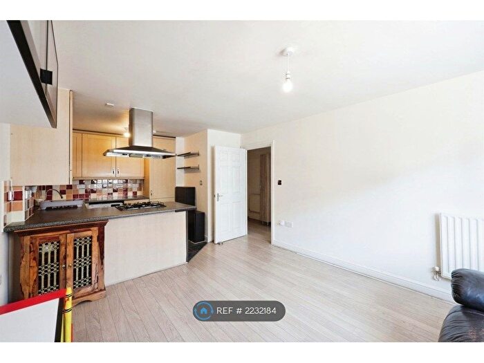 2 Bedroom Flat To Rent In Cassio Apartments, Watford, WD17