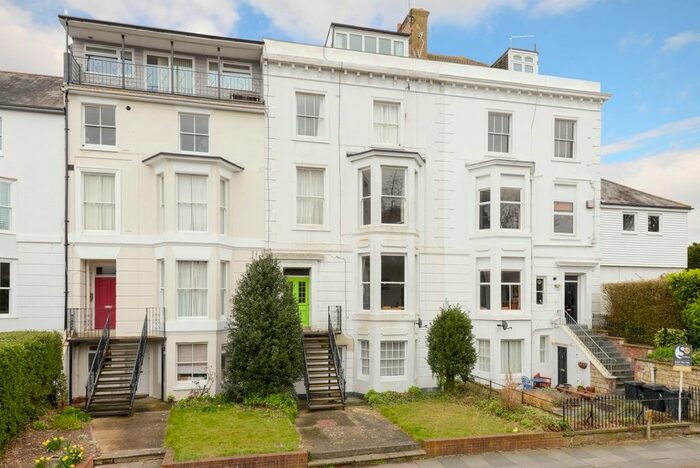 2 Bedroom Flat To Rent In Old Dover Road, Canterbury, CT1