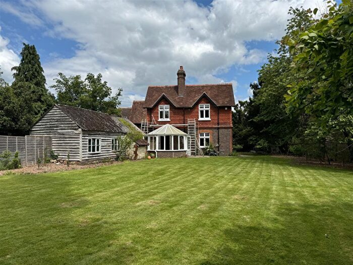 6 Bedroom Semi-Detached House To Rent In Lawrence Lane, Buckland, RH3