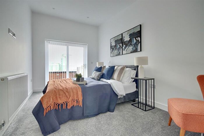 2 Bedroom Flat For Sale In Mumby Road, Gosport, PO12