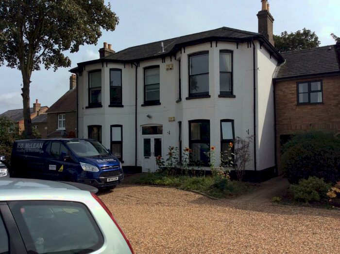 2 Bedroom Flat To Rent In Hinton Lodge, St. Neots, Cambridgeshire, PE19