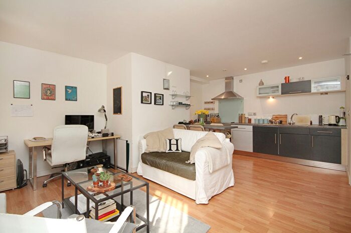 1 Bedroom Flat To Rent In West One Panorama, Sheffield, S1