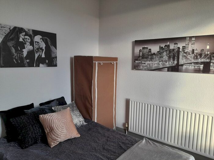 Studio To Rent In Austhorpe Road, Crossgates, LS15
