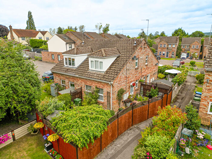 1 Bedroom Terraced House For Sale In Lakeside, Tring, HP23