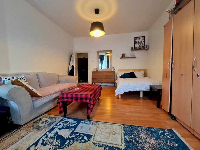 1 Bedroom Studio To Rent In Melrose Avenue, London, NW2