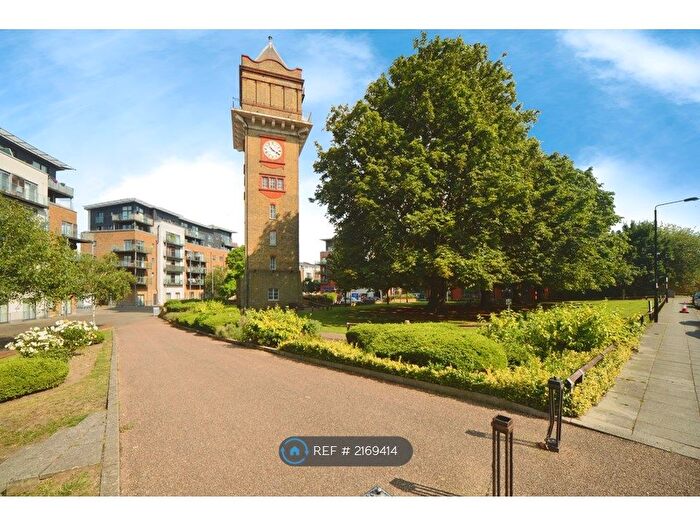 2 Bedroom Flat To Rent In Highfield Close, London, SE13