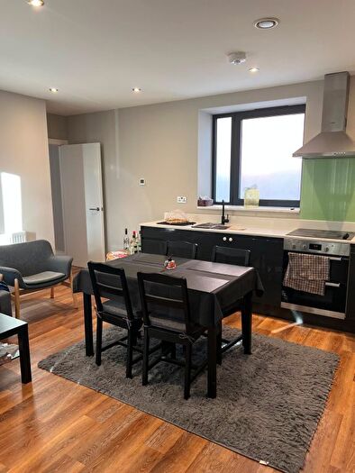 1 Bedroom Flat To Rent In Heather Gardens, London, NW11