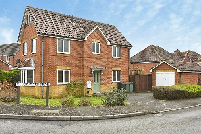 3 Bedroom Property To Rent In Mountbatten Drive, Newport, PO30