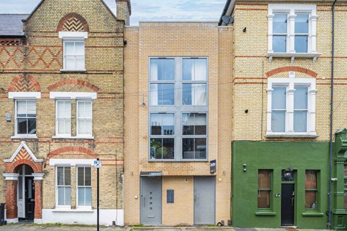 2 Bedroom Flat To Rent In Ostade Road, London, SW2