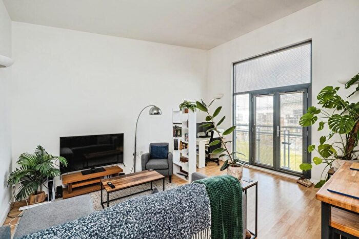 1 Bedroom Flat For Sale In St. Margarets Court, Swansea, West Glamorgan, SA1