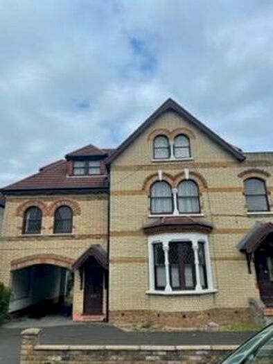 2 Bedroom Apartment To Rent In Chase Green Avenue, London, EN2