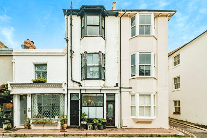 4 Bedroom Maisonette For Sale In Cross Street, Hove, BN3