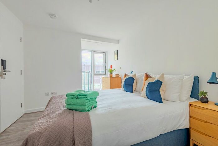 2 Bedroom Flat To Rent In Kentish Town Road, London, NW1