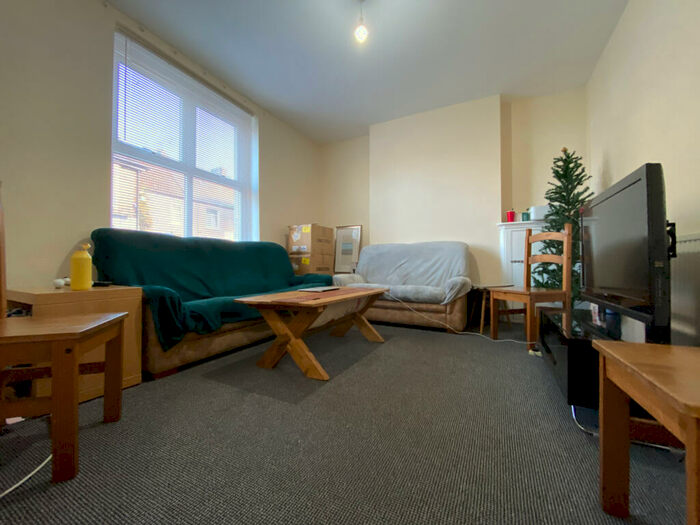 5 Bedroom Terraced House To Rent In Mundy Place, Cathays, CF24