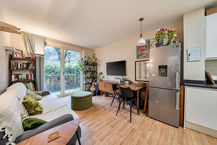 1 Bedroom Flat For Sale In Sail Street, London, SE11