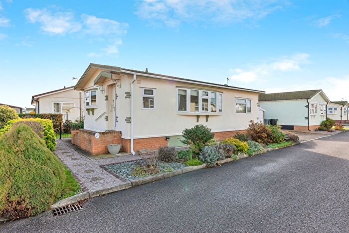 2 Bedroom Park Home For Sale In Allington Gardens, Allington, Grantham, NG32