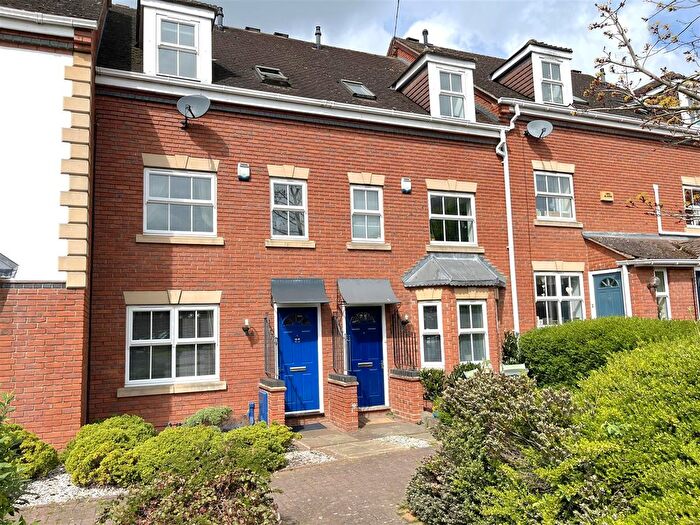 3 Bedroom Terraced House To Rent In Charter Approach, Warwick, CV34