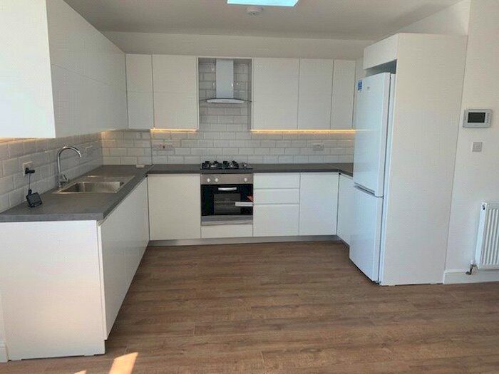 2 Bedroom Flat To Rent In Whitton Avenue West, Greenford UB6
