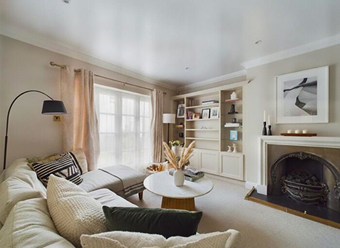 3 Bedroom Terraced House To Rent In Nashdom Lane, Burnham, Slough, SL1
