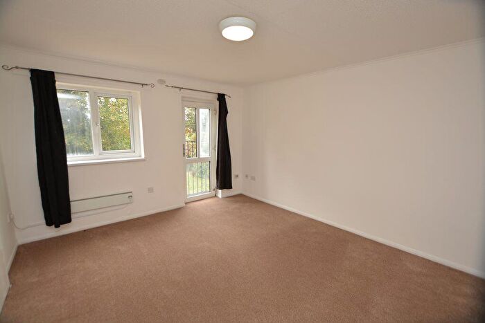 1 Bedroom Flat To Rent In Victoria Road, Slough, SL2