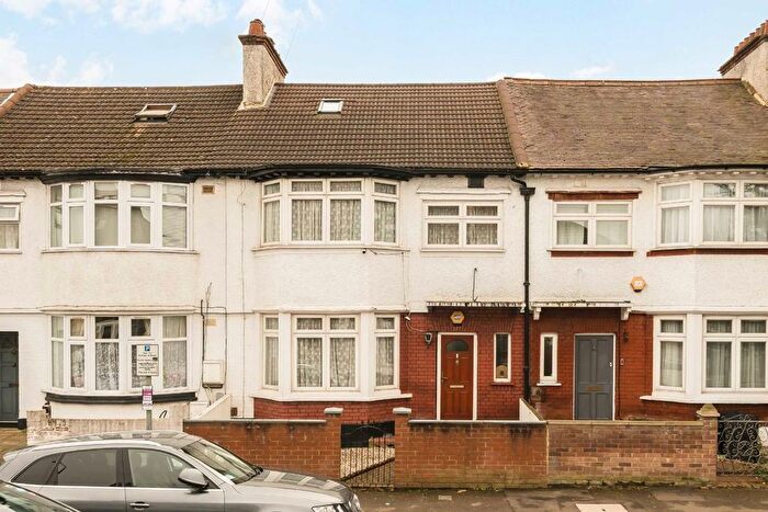 3 Bedroom Terraced House For Sale In Streatham Road, Streatham, SW16