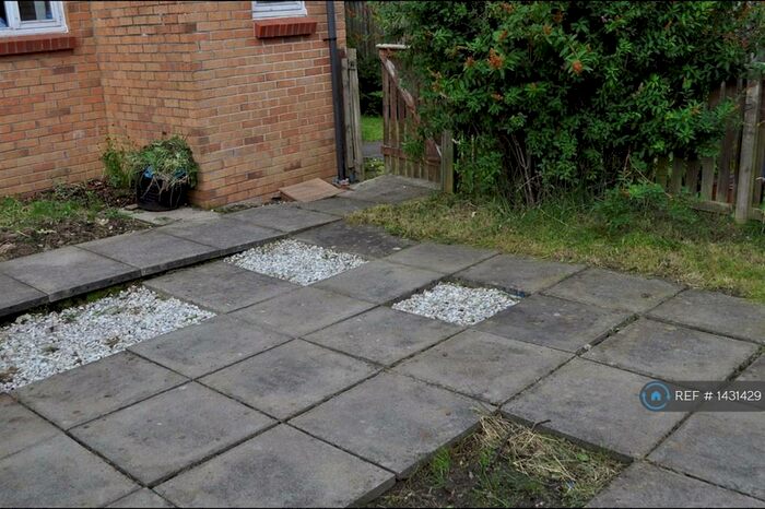 2 Bedroom Flat To Rent In Ashdale Road, Kilmarnock, KA3