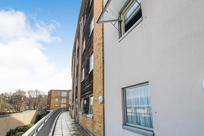 2 Bedroom Flat To Rent In Kingfisher Meadow, Maidstone, ME16