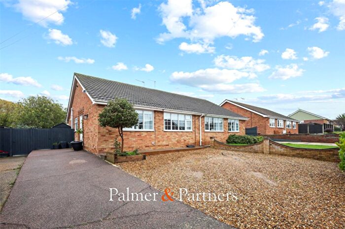 2 Bedroom Bungalow For Sale In Leys Drive, Little Clacton, Clacton-on-Sea, Essex, CO16